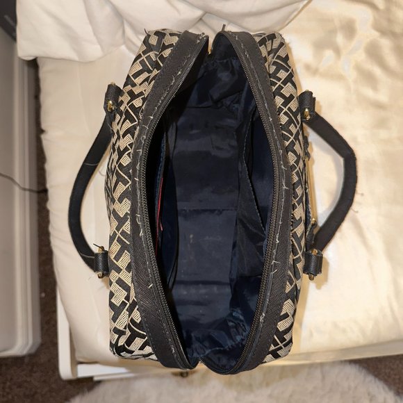 Tommy Hilfiger Y2K Bowler Bag - Picture 3 of 3